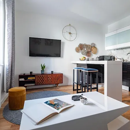 Garden Zolnierska * אולז'טין